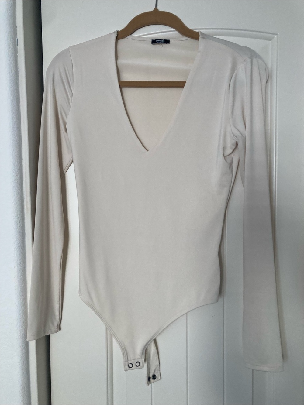 Express Body Contour V-Neck Long Sleeve Thong Bodysuit Cream Size S